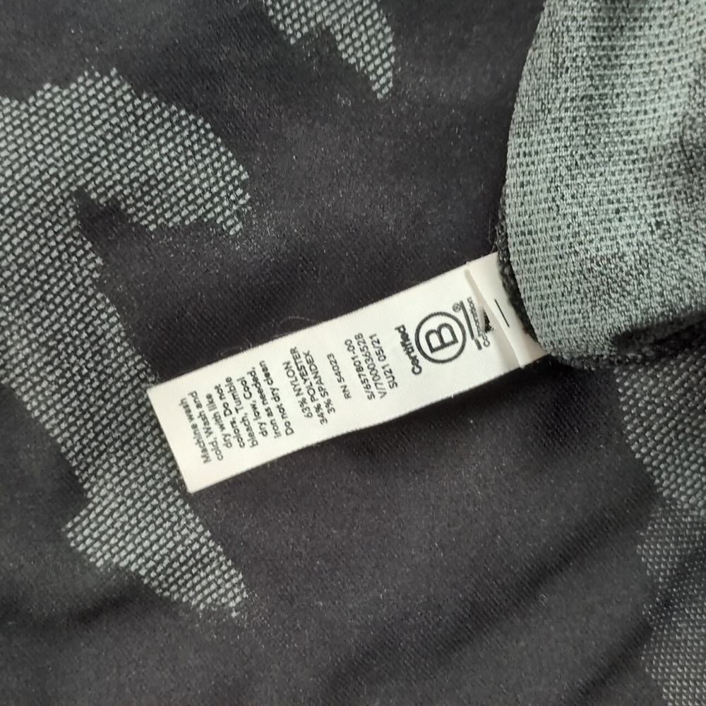 NWOT Athleta Grey/Black Camo Print Short Sleeve Athleisure Top, Size M - Picture 5 of 6
